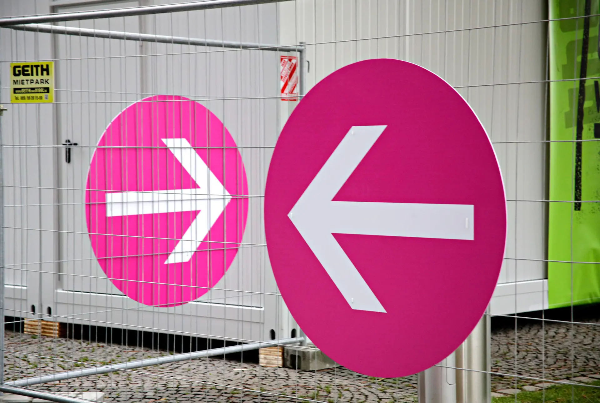 Aussenwerbung Spielstättenkennzeichnung spielart 2011 theaterfestival München