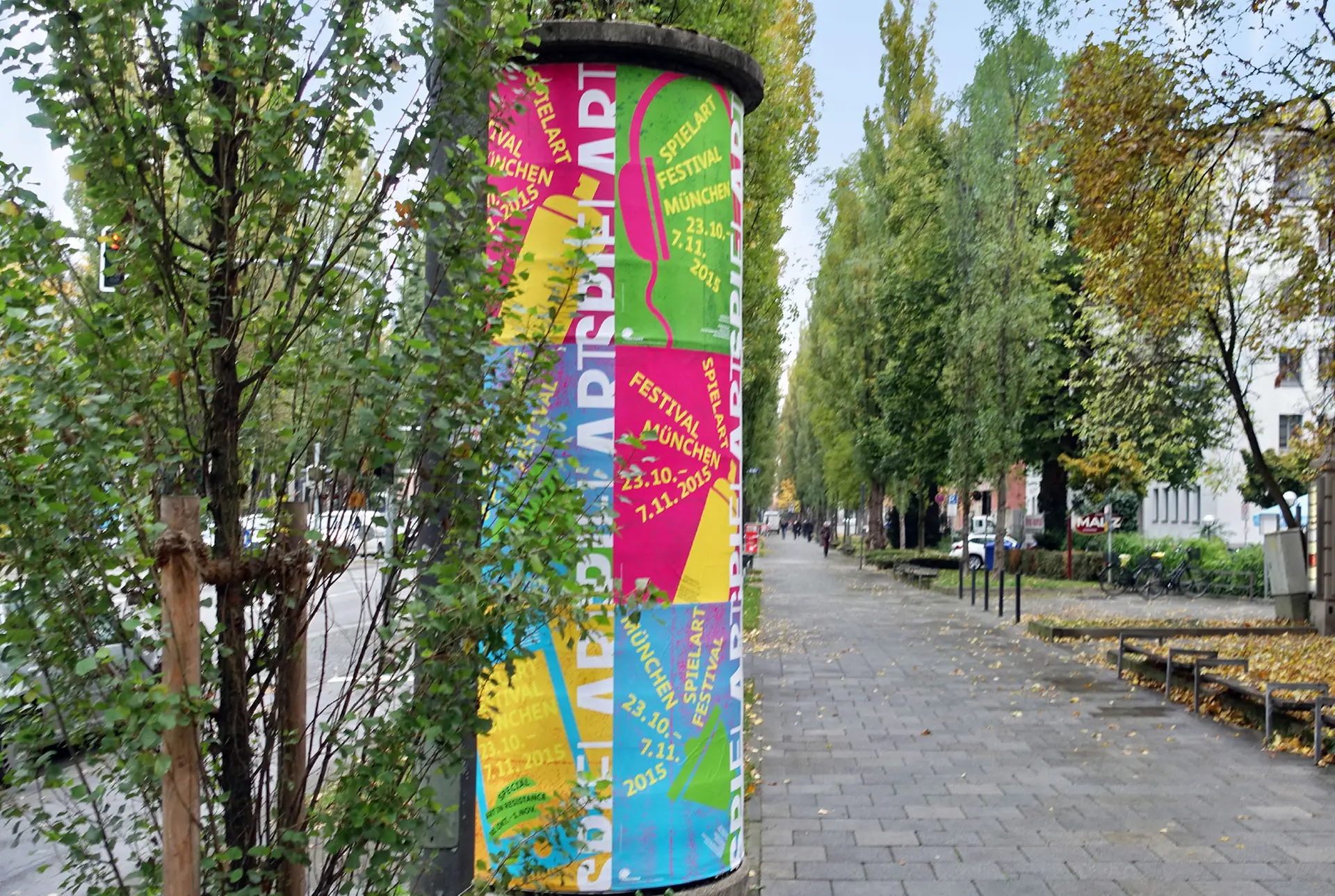 Aussenwerbung Plakate Litfasssäule spielart theaterfestival München 2015