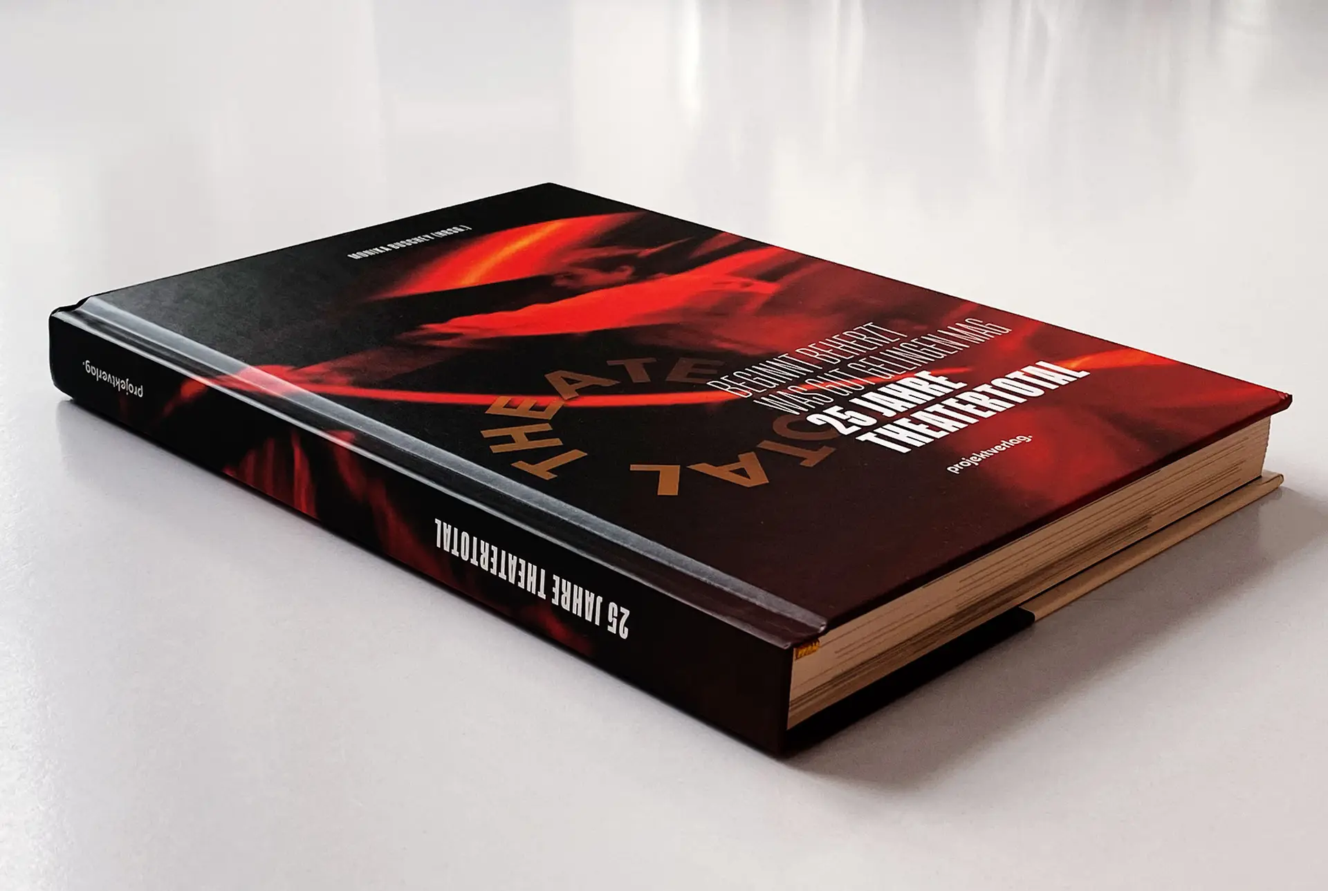 Buchtitel 25-Jahre theatertotal bochum editorialdesign corporatedesign projektverlag