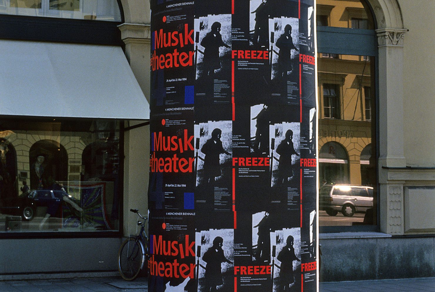 Aussenwerbung Plakate Litfasssäule 4. Münchener Biennale Internationales Festival für neues Musiktheater München künstlerische Leitung Hans Werner Henze 1994 corporatedesign