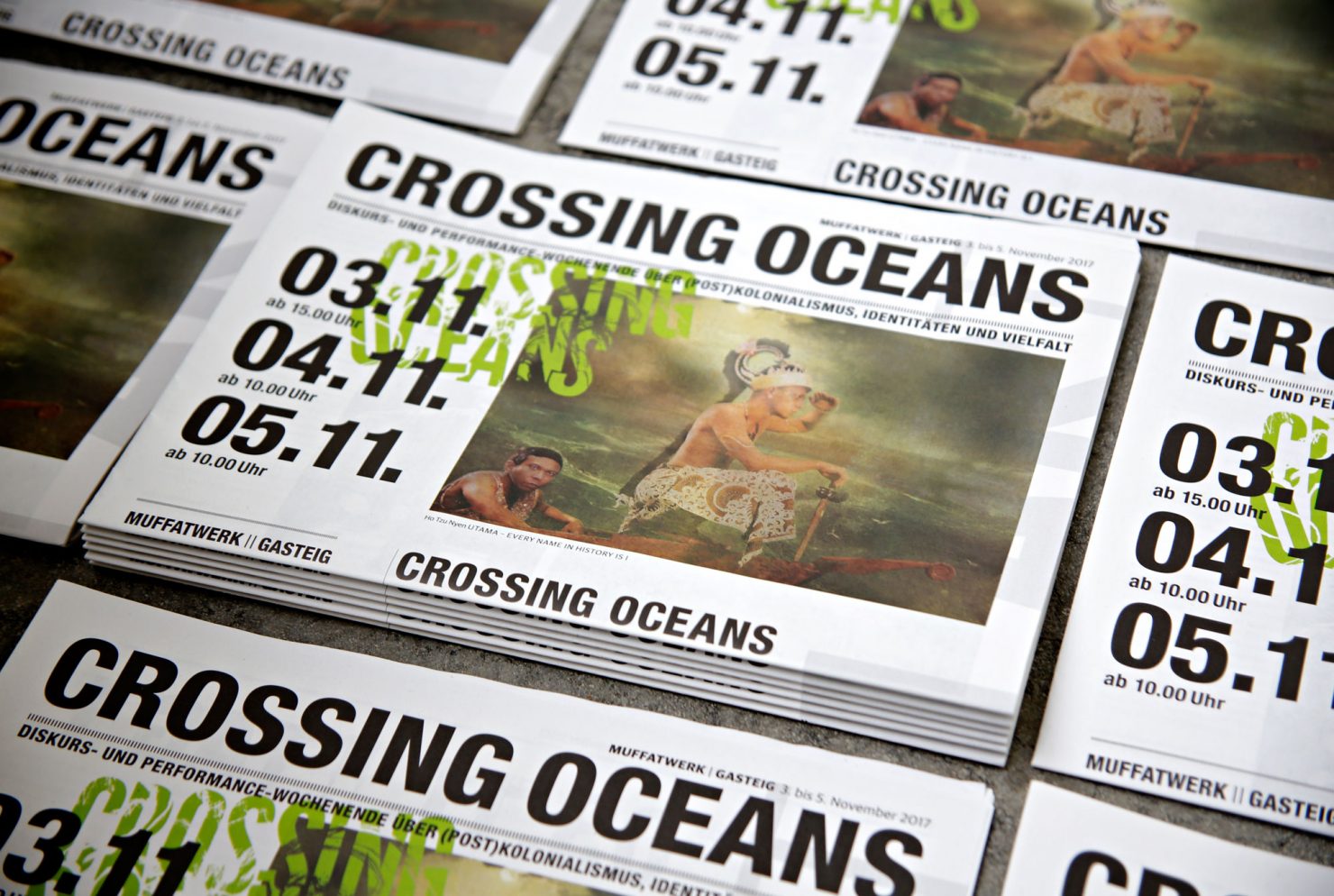 Titel Programmzeitung Sonderprogramm "Crossing Oceans" spielart 2017 theaterfestival München